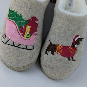 Kooba Dachshund Christmas Sleigh Slippers Embroidered Faux Fur Felt L (8-9) NWT